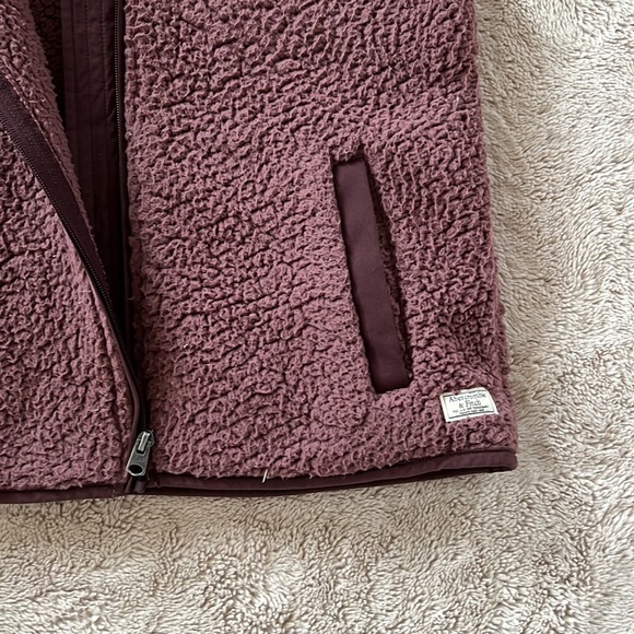 Abercrombie Sherpa Vest - Picture 4 of 9